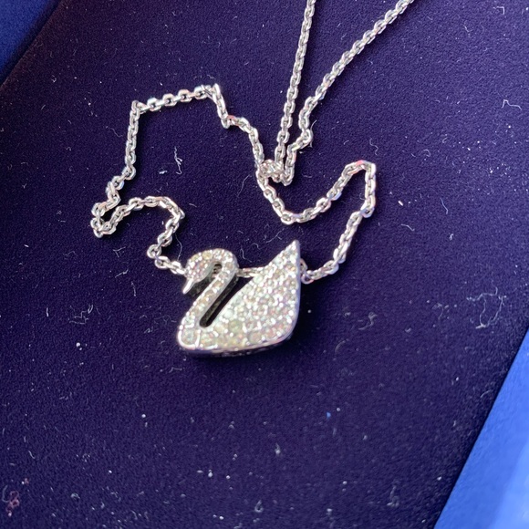 Swarovski swan necklace - Picture 3 of 4